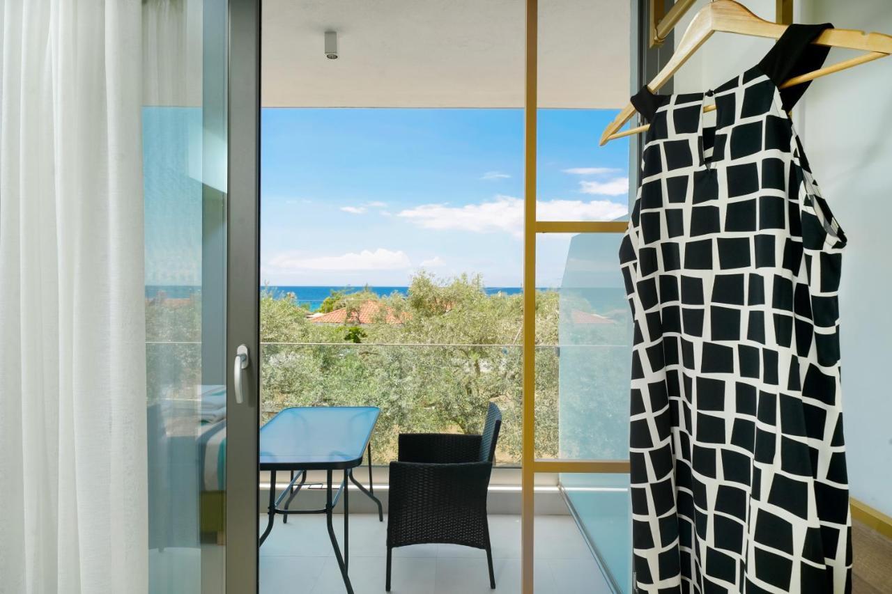 Miracle Suites By Klisma Beach Skala Kallirachis Exterior foto